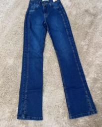 Calça Jeans Botão duplo com Detalhe na Costura